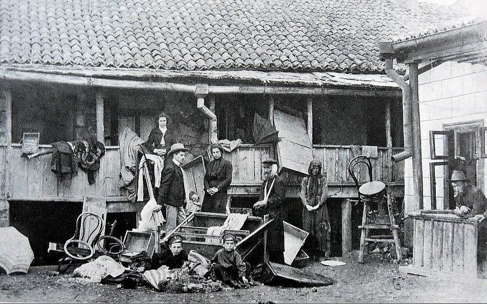 <span style="float: left; font-size: 26px; font-weight: bold; color: black;">1</span> Présence juive en France au début du 20ème siècle : Israélites et immigrés juifs d’Europe de l’Est 63 20I C0020 1 25.18 pogrom e1529415400901 MRJ MOI
