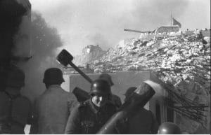 <span style="float: left; font-size: 26px; font-weight: bold; color: black;">1</span> Organisation de la lutte armée sur tout le territoire 5 s10.pa1 .009 zone sud 1942 MRJ MOI