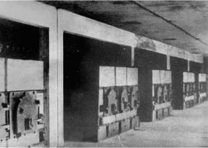 <span style="float: left; font-size: 26px; font-weight: bold; color: black;">2</span> Accélération de la déportation. Armée nazie en déroute 19 s10.pa2 .020 wa four auschwitz1943 MRJ MOI