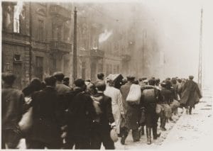 <span style="float: left; font-size: 26px; font-weight: bold; color: black;">3</span> Un soulèvement à valeur d’exemple 9 s10.pa3 .007 wa 26537 ghetto varsovie deportation MRJ MOI