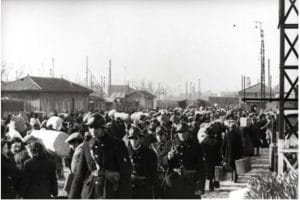 <span style="float: left; font-size: 26px; font-weight: bold; color: black;">1</span> Regroupement de la Résistance juive communiste 40 s11.pa1 .002 marseille gare 24janv43 MRJ MOI