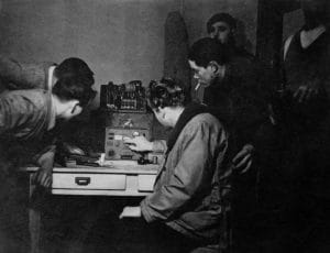 <span style="float: left; font-size: 26px; font-weight: bold; color: black;">1</span> Contre le nazisme et Vichy : convergence des forces 19 s13.pa1 .009 maquis radio MRJ MOI
