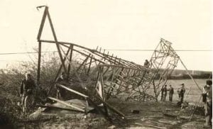 <span style="float: left; font-size: 26px; font-weight: bold; color: black;">1</span> Vers l’insurrection nationale 16 s14.pa1 .014 destruction pylone montlucon MRJ MOI