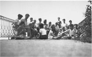 <span style="float: left; font-size: 26px; font-weight: bold; color: black;">2</span> Derniers sursauts de la collaboration et du nazisme 11 s14.pa2 .004 wa izieu MRJ MOI