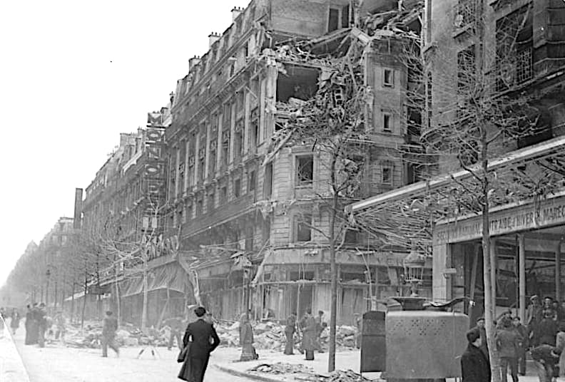 <span style="float: left; font-size: 26px; font-weight: bold; color: black;">2</span> Derniers sursauts de la collaboration et du nazisme 27 s14.pa2 .011 bombardement paris MRJ MOI