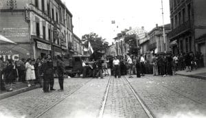 <span style="float: left; font-size: 26px; font-weight: bold; color: black;">4</span> Insurrections populaires. Engagement des jeunes Juifs 32 s14.pa4 .004 liberation toulouse MRJ MOI