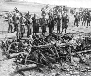 <span style="float: left; font-size: 26px; font-weight: bold; color: black;">1</span> Ampleur du génocide 7 s15.pa1 .011 buchenwald liberation 1945 MRJ MOI