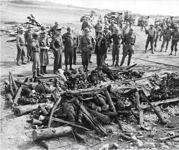 <span style="float: left; font-size: 26px; font-weight: bold; color: black;">1</span> Ampleur du génocide 33 s15.pa1 .011 buchenwald liberation 1945 MRJ MOI