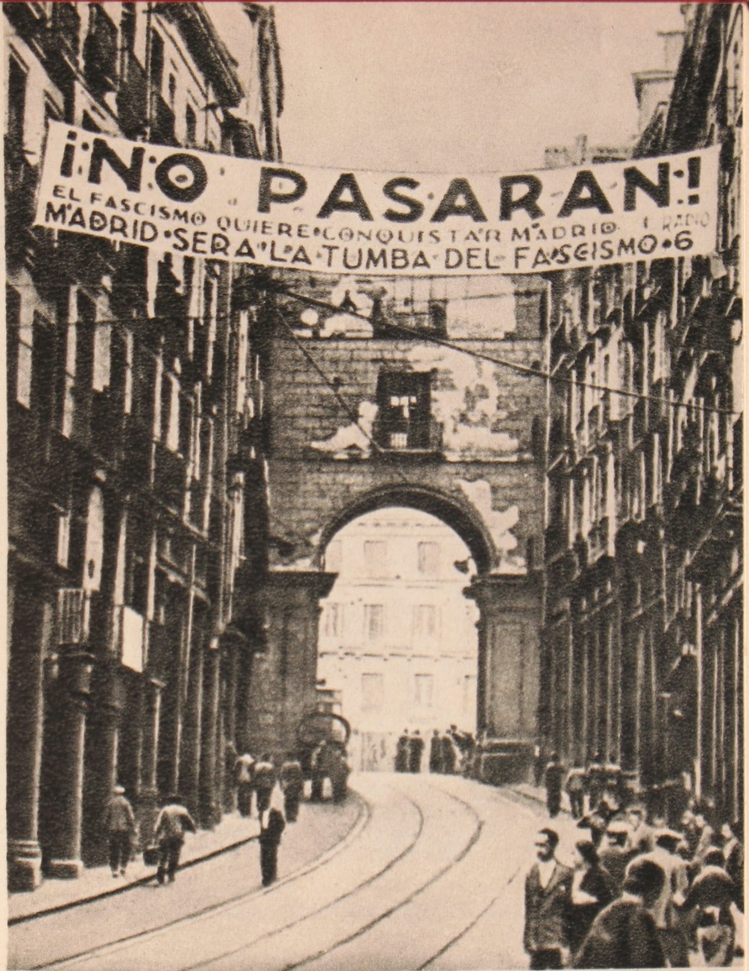 <span style="float: left; font-size: 26px; font-weight: bold; color: black;">1</span> Un front uni contre deux dangers communs 48 s2.pa1 .017 no pasaran madrid scaled MRJ MOI