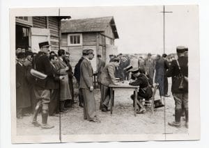 <span style="float: left; font-size: 26px; font-weight: bold; color: black;">3</span> Camps d’internement et premières rafles 18 s4.pa3 .014 enreg gendarmes 16mai.1941 MRJ MOI