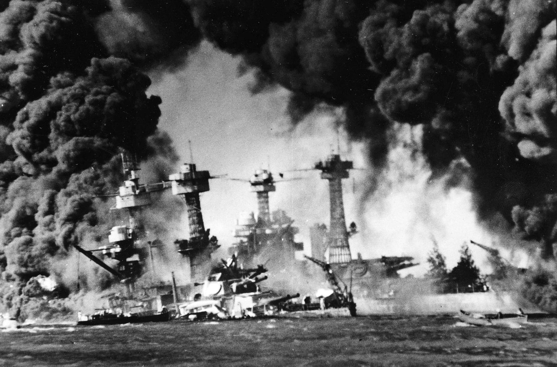 <span style="float: left; font-size: 26px; font-weight: bold; color: black;">1</span> L'invasion de l’URSS par les nazis : vers la guerre mondiale 24 s5.pa1 .010 pearl harbor scaled MRJ MOI
