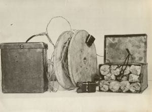 <span style="float: left; font-size: 26px; font-weight: bold; color: black;">3</span> Manifestations anti-hitlériennes et répression 12 s5.pa3 .011 charge explosive chaville MRJ MOI