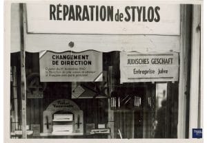 <span style="float: left; font-size: 26px; font-weight: bold; color: black;">1</span> Arsenal juridique anti-juif. Réaction de la M.O.I. 27 s7.pa1 .015 magasin stylos min MRJ MOI