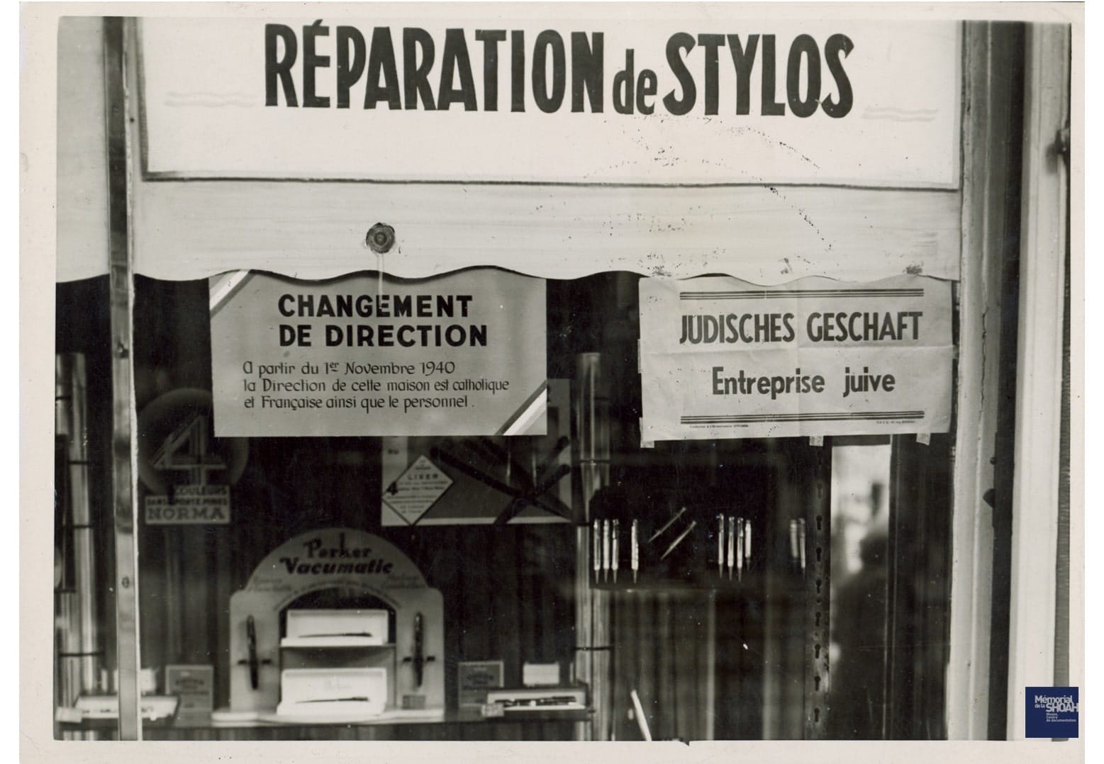 <span style="float: left; font-size: 26px; font-weight: bold; color: black;">1</span> Arsenal juridique anti-juif. Réaction de la M.O.I. 57 s7.pa1 .015 magasin stylos min MRJ MOI
