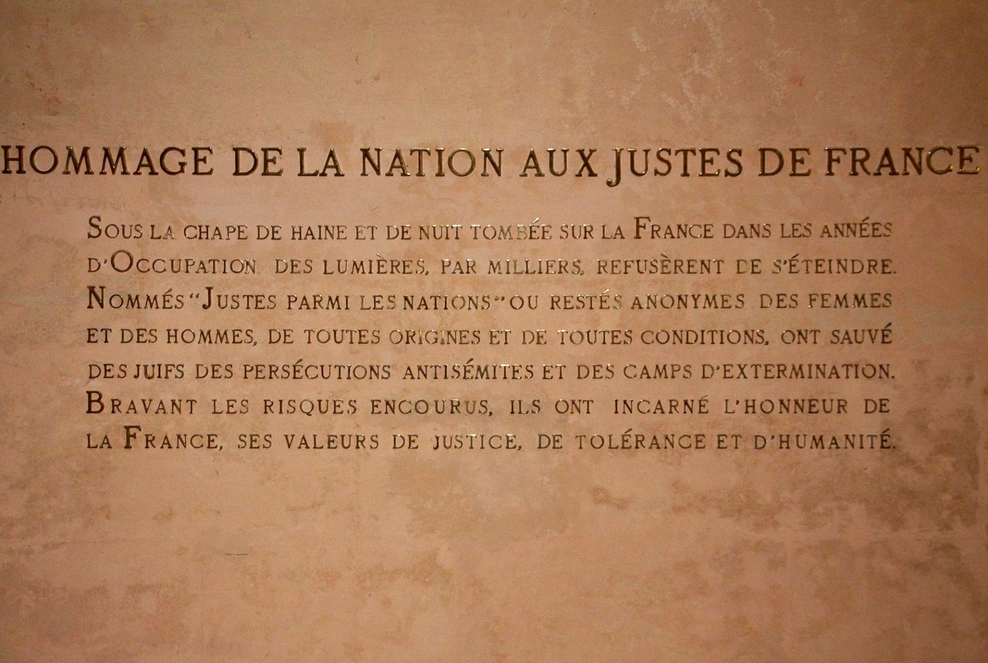 <span style="float: left; font-size: 26px; font-weight: bold; color: black;">2</span> D'autres actions de sauvetage 43 s9.pa2 .027 pantheon img 1567 MRJ MOI